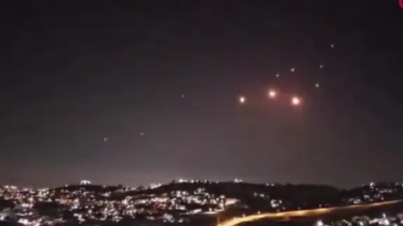 İran İsrail’i İHA ve füzelerle vurdu