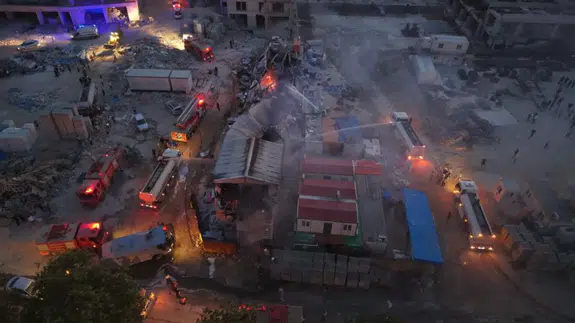 İşçilerin kaldığı yatakhane alevlere teslim oldu