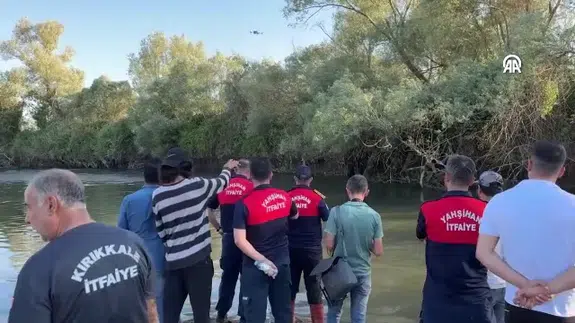 Kızılırmak’a giren çocuk boğularak can verdi