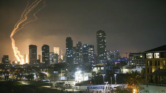 İran, İsrail'e yönelik füze saldırılarına tekrar başladı