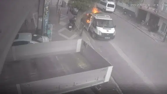 Tamir ettiği jeneratörden sıçrayan alevler dehşeti yaşattı!