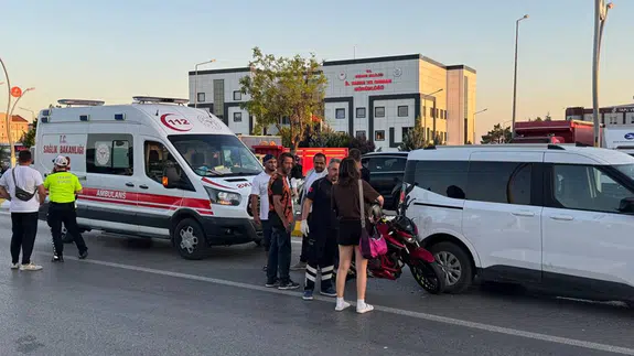 Edirne’de trafik kazası: Motosiklet, başpehlivanın aracına çarptı
