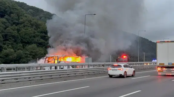 Görele Asil Seyahat otobüsü İstanbul yolunda yandı!