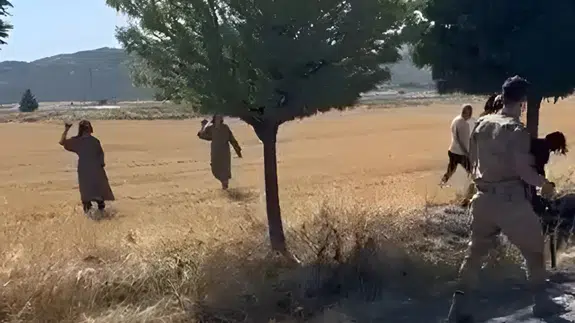 Jandarma ekibi taşlı, sopalı saldırıya uğradı!