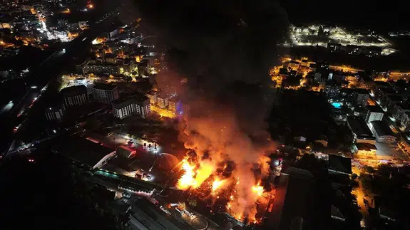 Çekmeköy’de fabrika yangını!