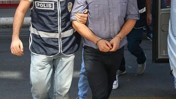 Saraçhane'de Cumhurbaşkanı Erdoğan'a hakaret eden şüphelilerden 15'i tutuklama talebiyle adliyede!