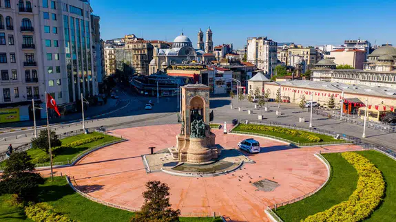 Kaymakamlık duyurdu: Beyoğlu'nda gösteri ve yürüyüşler yasaklandı!