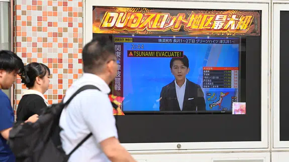 Japonya'nın Pasifik kıyısında 3 metrelik tsunami uyarısı!