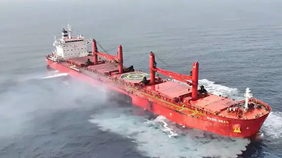 Husiler yük gemisini batırmıştı: Kayıp mürettebat sağ çıktı