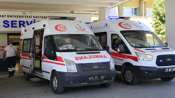 Elazığ'da 2 yaşındaki bebek balkondan düştü!