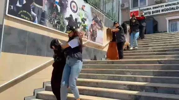 İstanbul'da 8 evden hırsızlık yapan 4 kadın yakalandı!