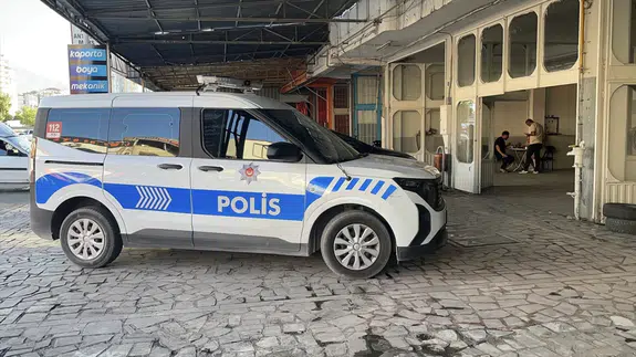 Kayseri'de sanayide çalışan kalfa, çırağını silahla vurdu