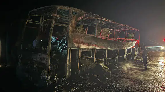 Ankara'da yanan yolcu otobüsü küle döndü!