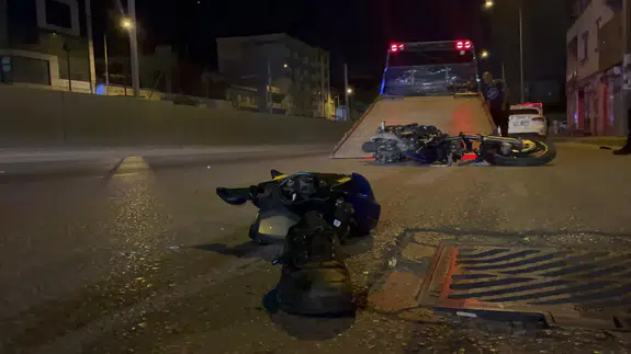 Bursa'da feci kaza! Motosiklet devrildi: 2 ağır yaralı!