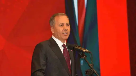 Bakan Yerlikaya duyurdu! İstanbul'da uyuşturucu operasyonu: 305 kilogram madde ele geçirildi