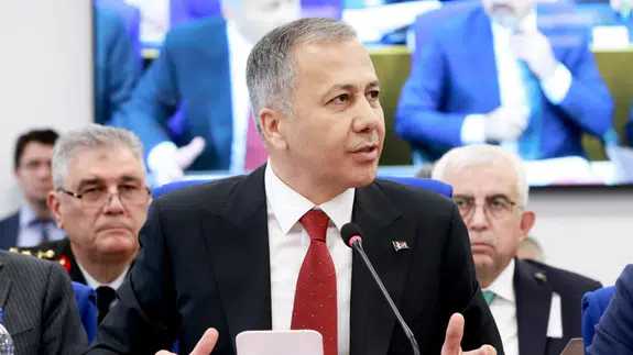 Bakan Yerlikaya duyurdu! 21 ilde yasa dışı bahis operasyonları: 43 şüpheli yakalandı