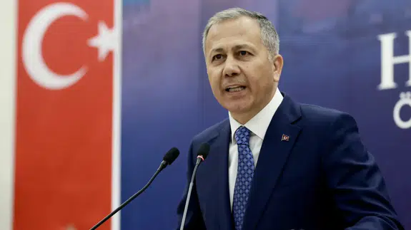 Bakan Yerlikaya duyurdu: Uyuşturucu satıcılarına yönelik operasyonlarda 940 şüpheli yakalandı