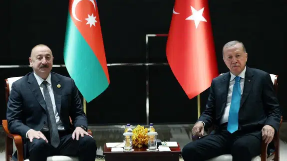 Cumhurbaşkanı Erdoğan, Azerbaycan Cumhurbaşkanı Aliyev’le bir araya geldi!