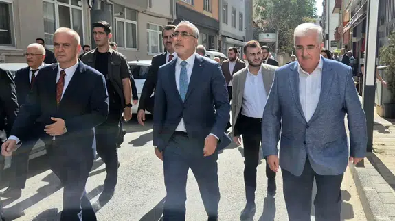 Bakan Işıkhan, Silivri'de esnaf, iş dünyası ve hemşehri dernekleriyle görüştü!