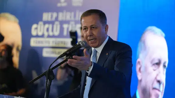 Bakan Yerlikaya açıkladı: 53 FETÖ şüphelisi yakalandı!