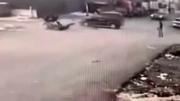 Gaziantep’te hafif ticari araç motosiklete, motosiklet yayaya çarptı!