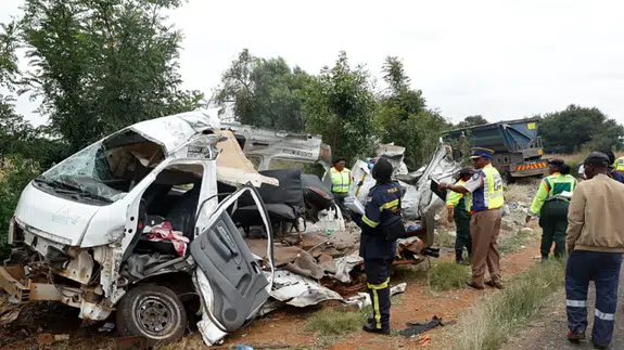 Güney Afrika’da öğrenci servisi kazası: 14 ölü, çok sayıda yaralı