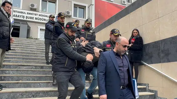 Şişli'deki kadın cinayetinde yeni gelişme: 3 şüpheli adliyeye sevk edildi!