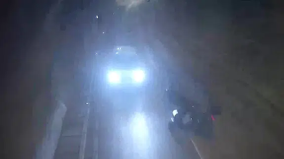 Amasya'da tünelde sollama yapan motosiklet devrildi: Kaza anı kamerada