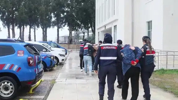 Adana'da 'Altınyüzük' çetesine düzenlenen operasyonda 8 kişi yakalandı