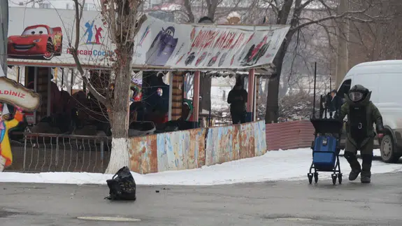 Iğdır'da şüpheli çanta paniği: Bomba imha ekipleri müdahale etti