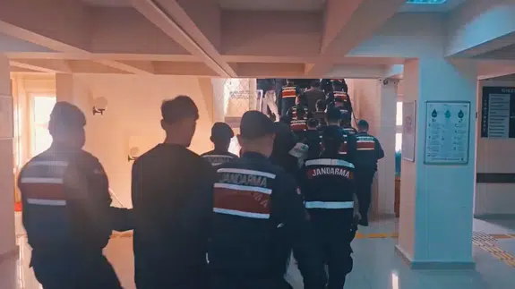 Bakan Yerlikaya duyurdu: 9 ilde 9 suç örgütü çökertildi! 7 milyar liralık dev trafik