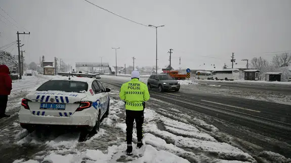 Bolu Dağı'nın Ankara istikameti ağır tonajlı araçların geçişine kapatıldı!