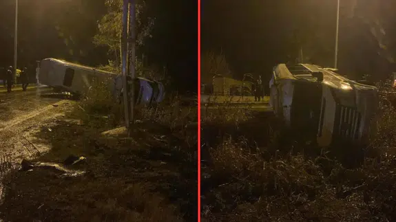 Adana'da fabrika işçilerini taşıyan minibüs devrildi: Çok sayıda yaralı var