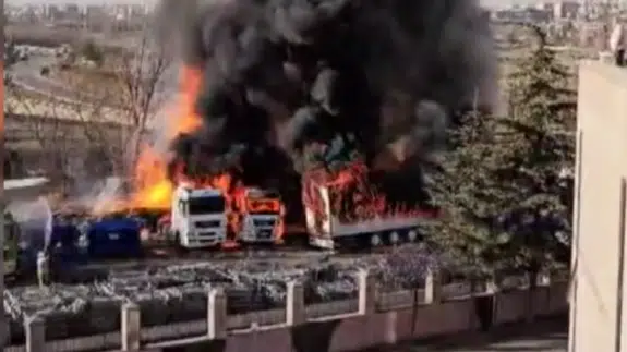 Ankara Emniyet otoparkında yangın paniği: 6 tır alevlere teslim oldu!