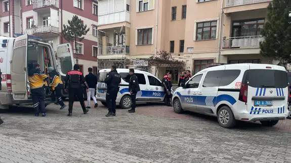 Konya Selçuk'ta tüfeğini temizlemek isterken kazara kendini vurdu