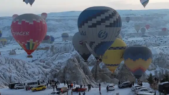 Kapadokya'da balonlar bir hafta sonra yeniden havalandı