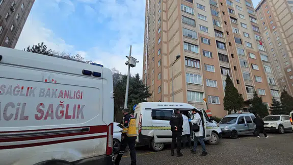 Karabük'te 5. kattan düşen 78 yaşındaki yaşlı kadın hayatını kaybetti