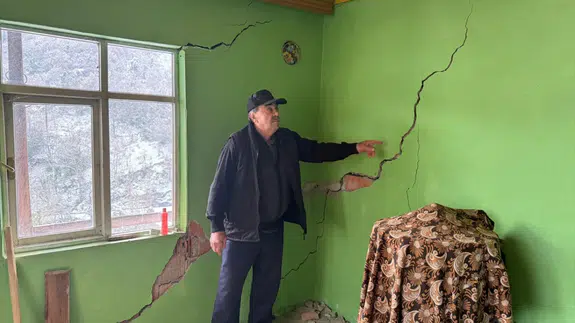 Bartın'da heyelan paniği: 15 evde derin çatlaklar oluştu!