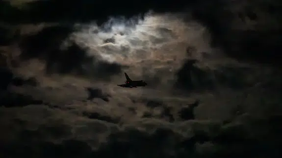 İngiltere ve Fransa, Suriye'deki DAEŞ yer altı silah deposunu vurdu