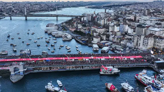 Galata Köprüsü'nde büyük Gazze yürüyüşü!