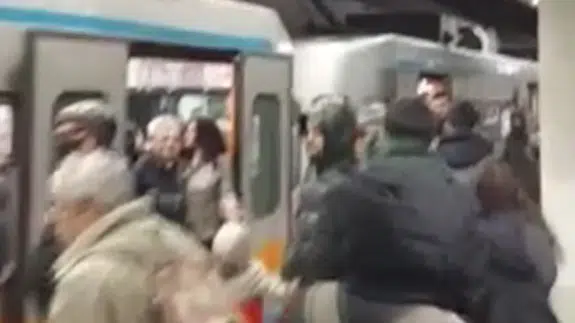 İstanbul Esenler'de metro raydan çıktı!