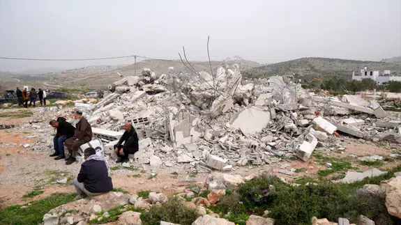 İsrail ordusu, Batı Şeria'da Filistinlilerin ev ve tarım arazilerini yıktı