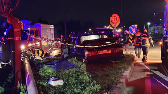 Burdur'da kaza : Sürücü yaralandı, eşi hayatını kaybetti