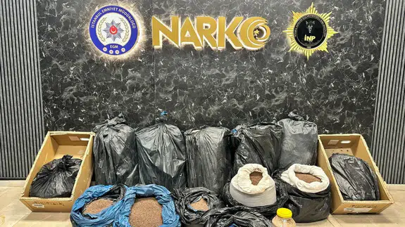 İstanbul’da kahveye emdirilmiş 374 kilo 600 gram uyuşturucu ele geçirildi
