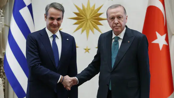 Erdoğan, Yunanistan Başbakanı Miçotakis ile bir araya geldi