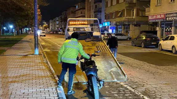 Kayseri'de polisten kaçan ehliyetsiz motosiklet sürücüsüne 336 bin lira ceza yazıldı