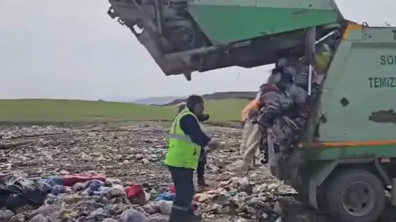 Yozgat'ta ilginç olay : Lahanaya saklanan altınlar çöpe gitti