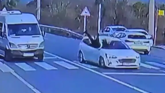 Beykoz’da yaya geçidinde korkunç kaza : Hatalı sollama yapan araç yayaya çarptı