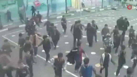 İran'a yönelik saldırılarda bir öğrenci öldü : İşte okulda yaşanan panik anları