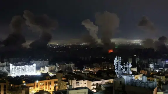 İsrail, Lübnan'ın başkenti Beyrut'u bombalıyor